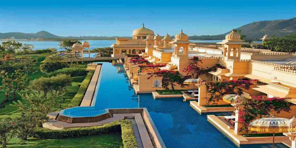 10 Asia Hotels with Hot Tubs, Jacuzzis & Open-Air Bathtubs